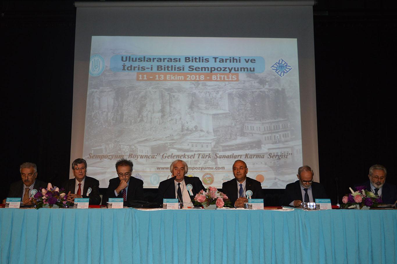 “Uluslararası Bitlis Tarihi ve İdris-i Bitlisi Sempozyumu” başladı “Uluslararası Bitlis Tarihi ve İdris-i Bitlisi Sempozyumu” başladı